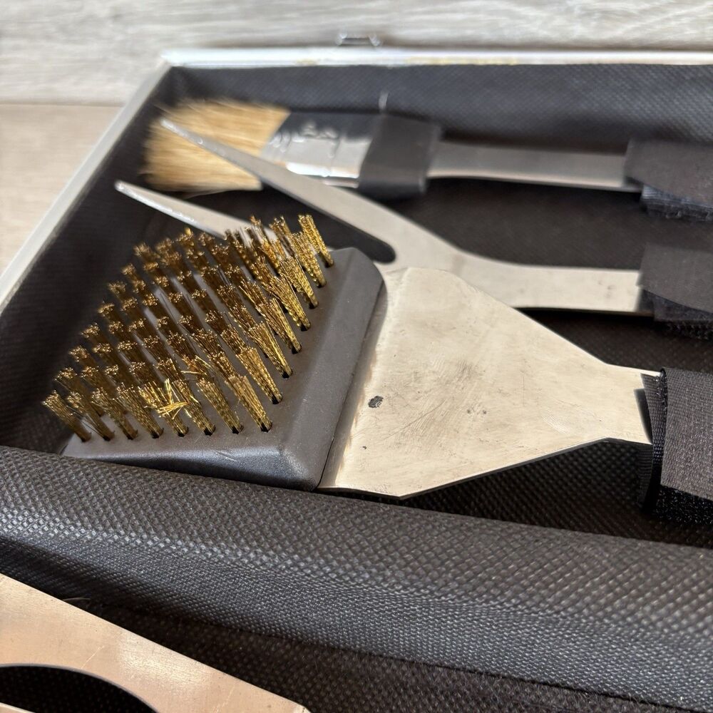 GATORADE GRILL TOOL SET IN STORAGE CASE 5 PCS - Picture 13 of 16